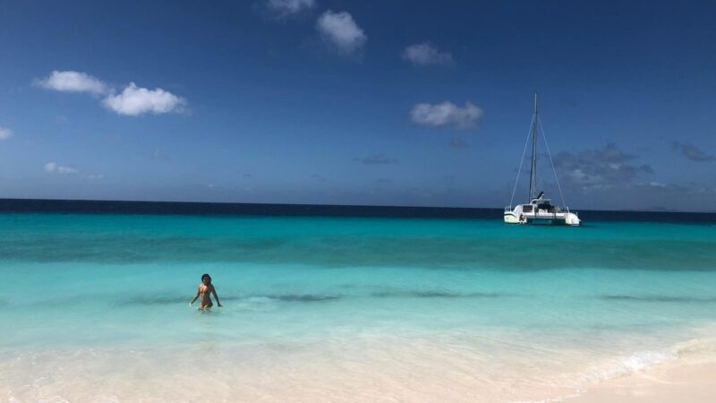 Karaiby, Curacao [Polish] – Tropikalny raj z pazurem